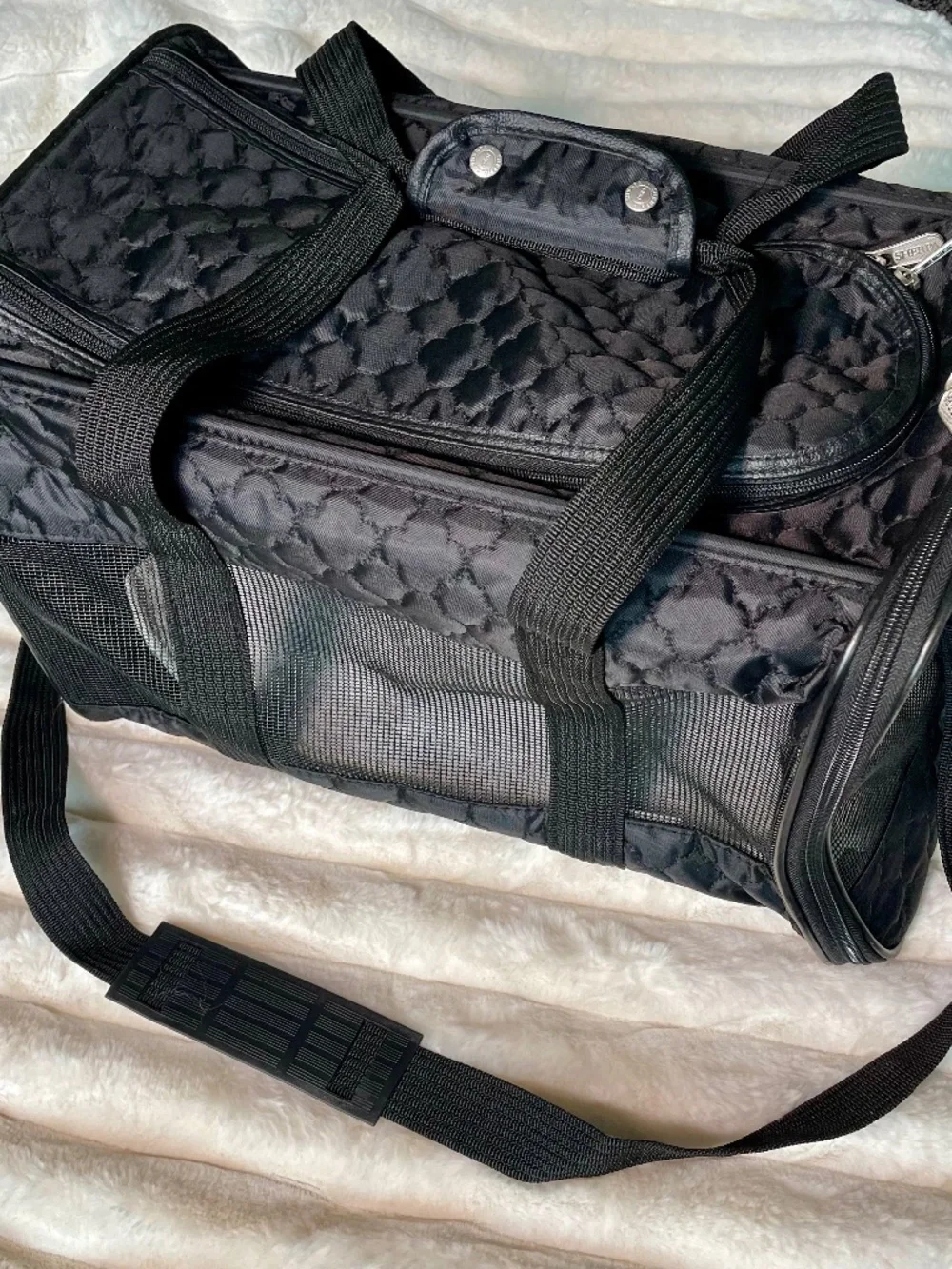 Sherpa's Pet Trading Company pet traveler . Black. Large Size